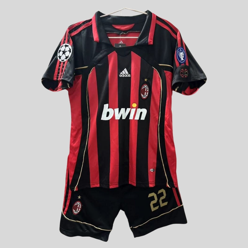 AC Milan 2007 Champions Niño